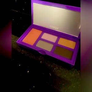 NEW Clinique eyeshadow and cheek palette